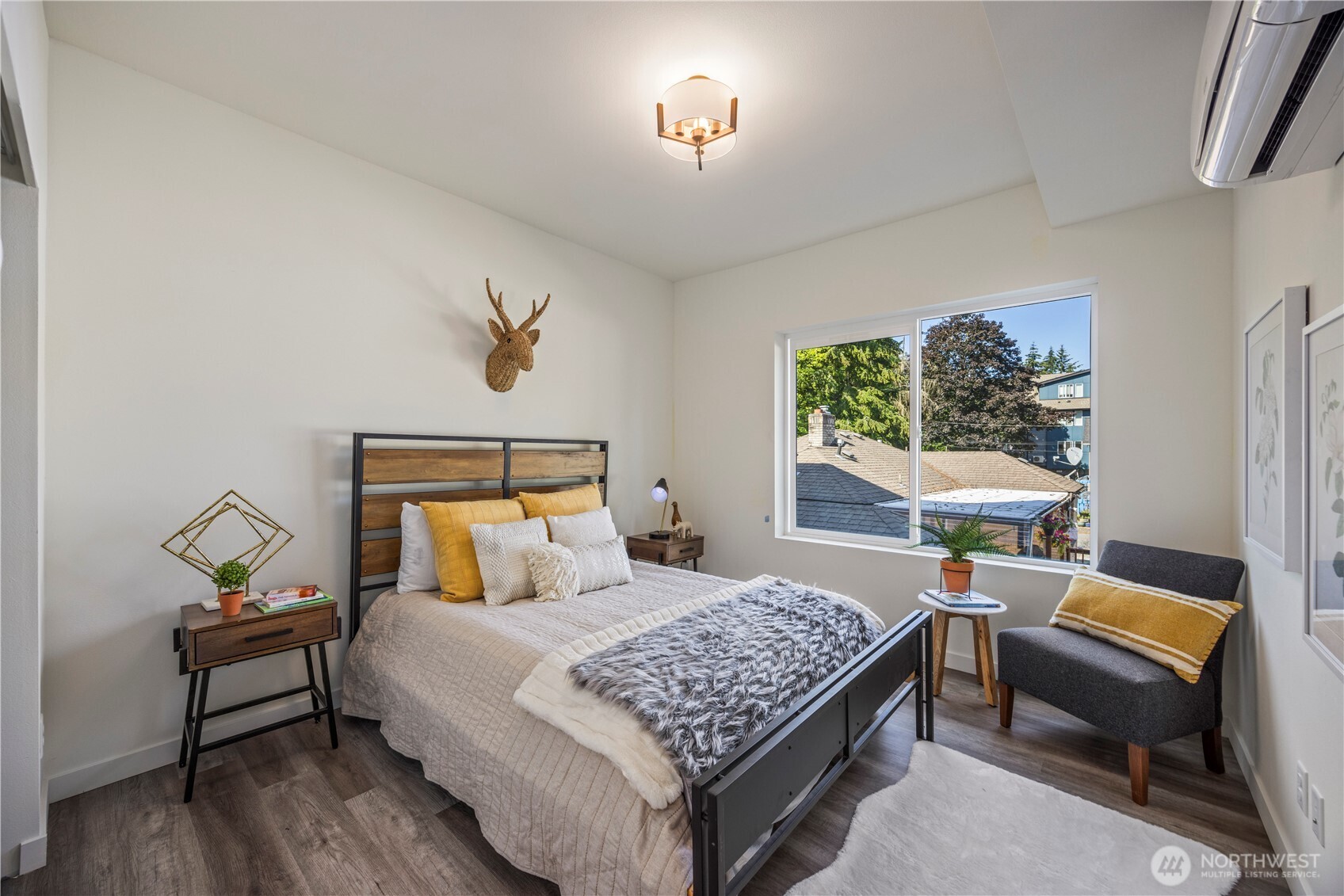 2152 N 185th Street , Shoreline, WA 98133