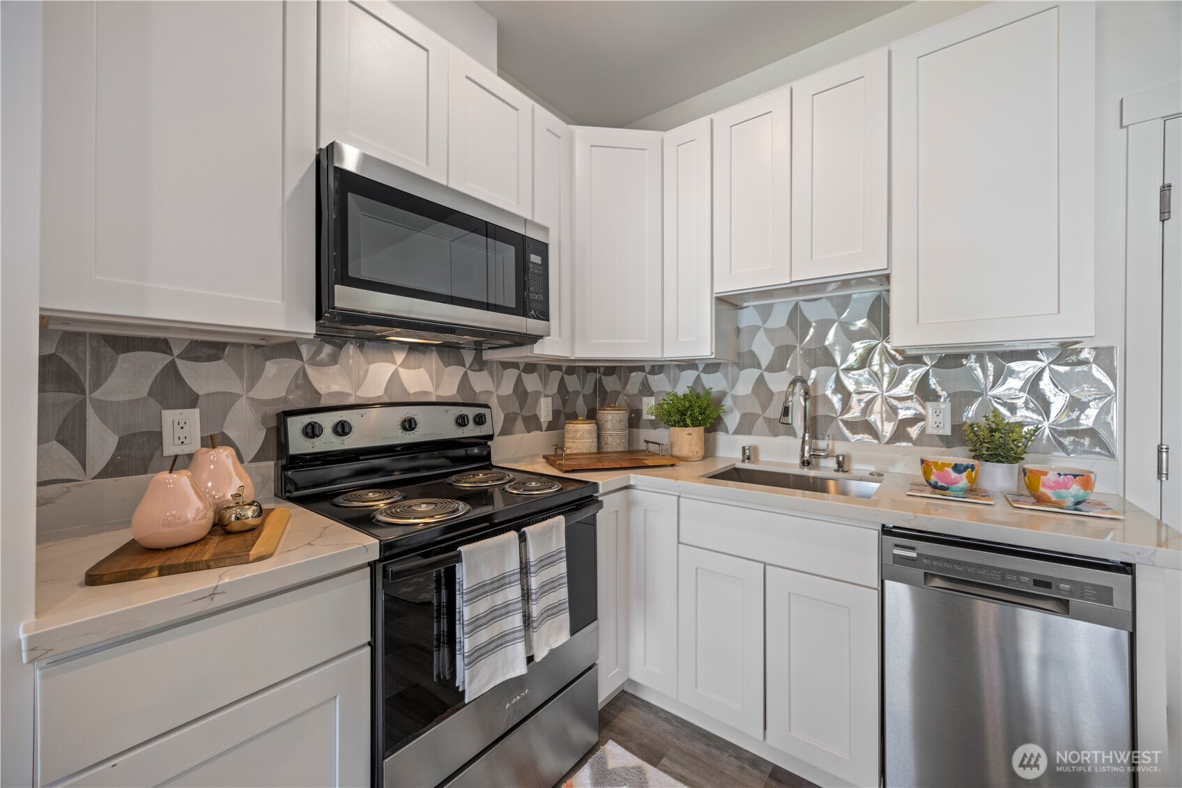 2152 N 185th Street , Shoreline, WA 98133