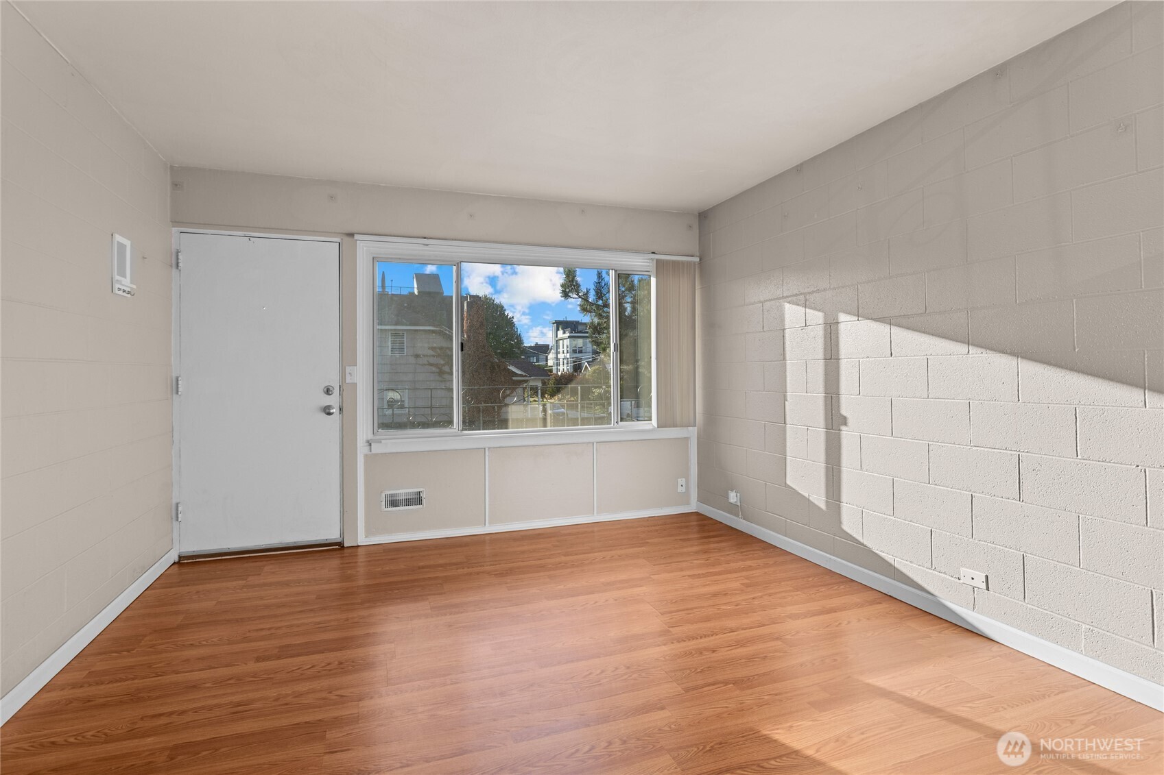 801 NW 54th Street , Seattle, WA 98107