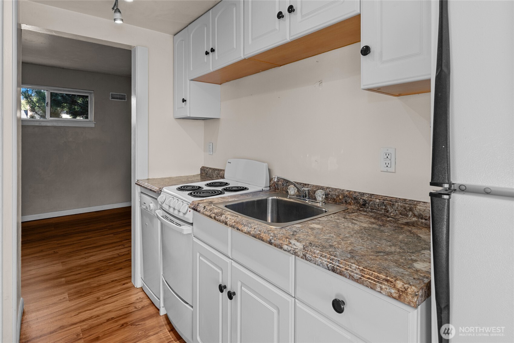 801 NW 54th Street , Seattle, WA 98107