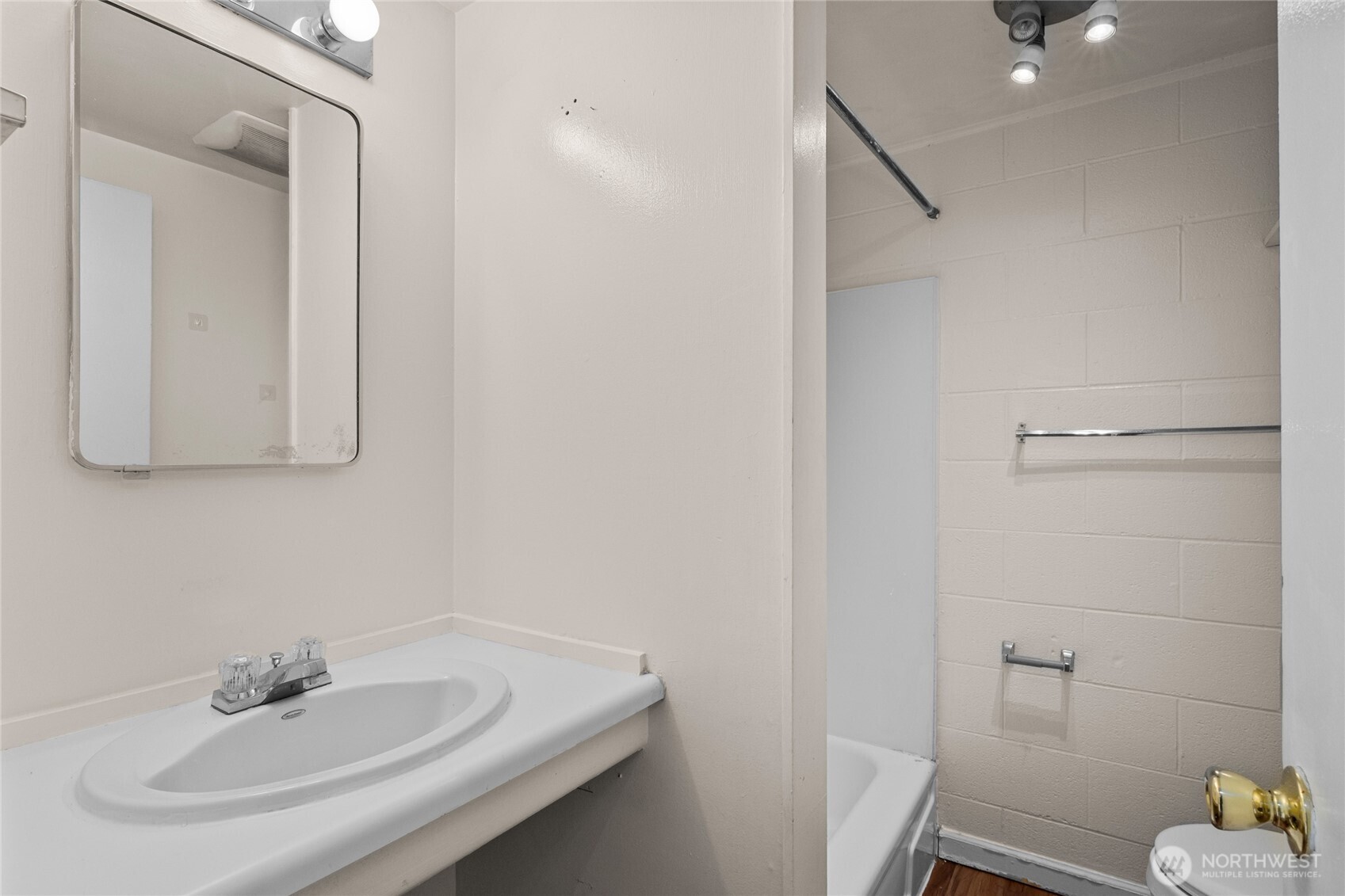 801 NW 54th Street , Seattle, WA 98107