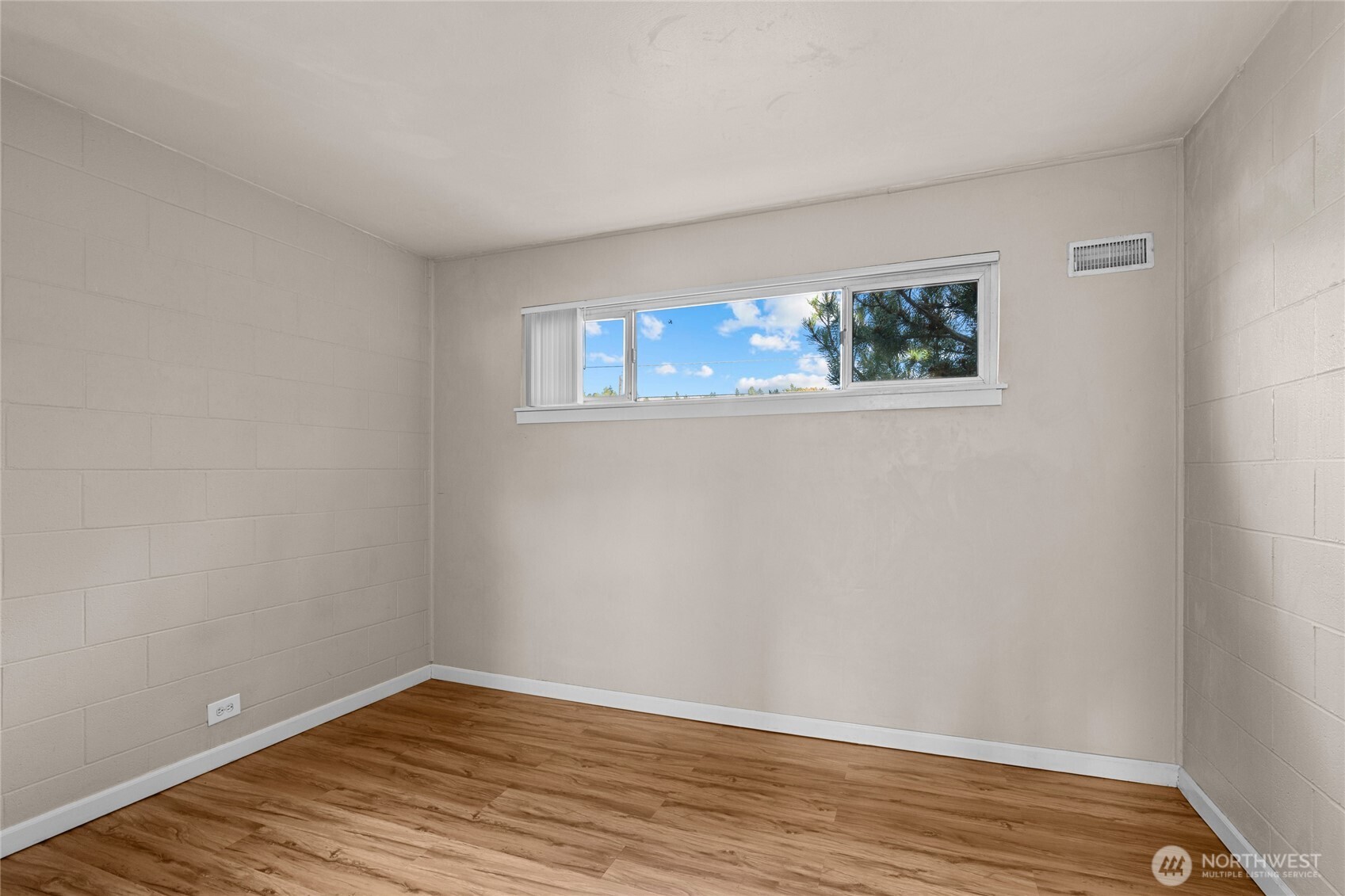 801 NW 54th Street , Seattle, WA 98107