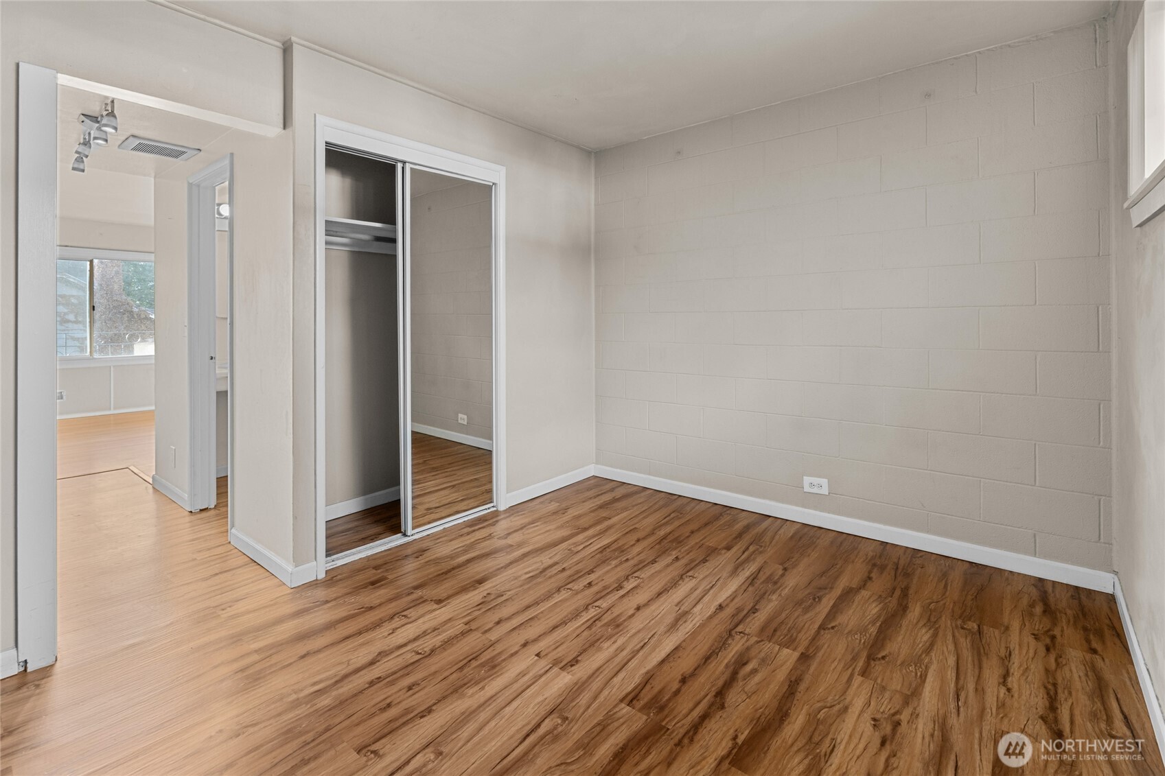 801 NW 54th Street , Seattle, WA 98107