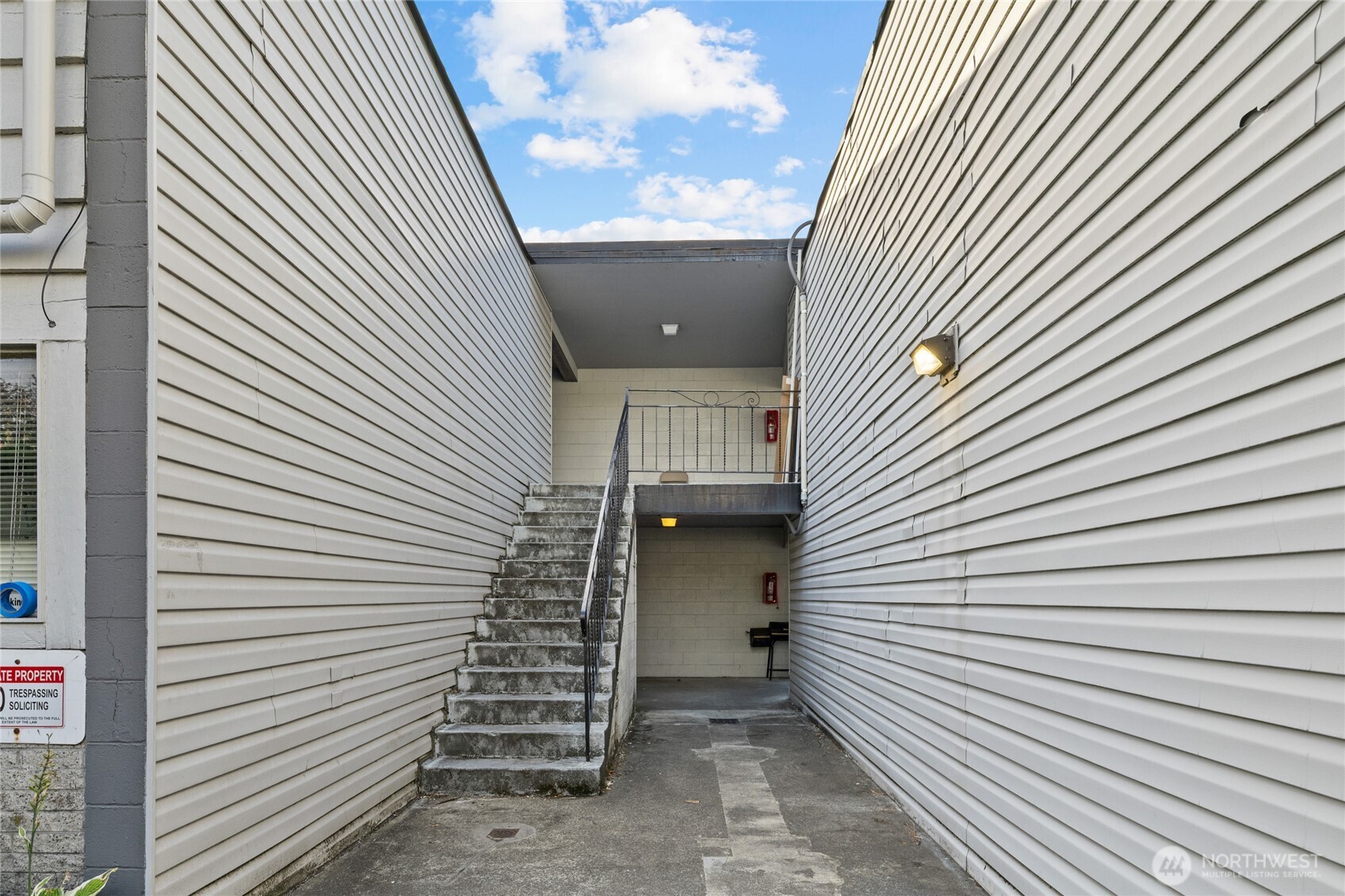 801 NW 54th Street , Seattle, WA 98107