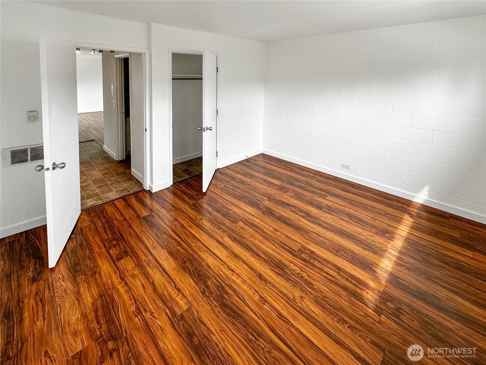 801 NW 54th Street , Seattle, WA 98107
