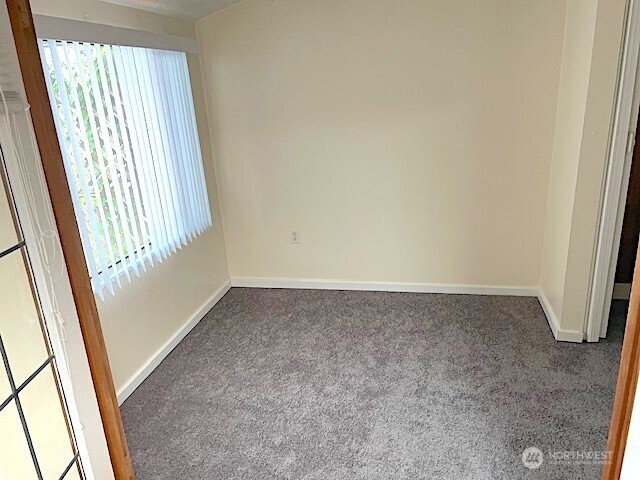 8829 Midvale Avenue N, Seattle, WA 98103