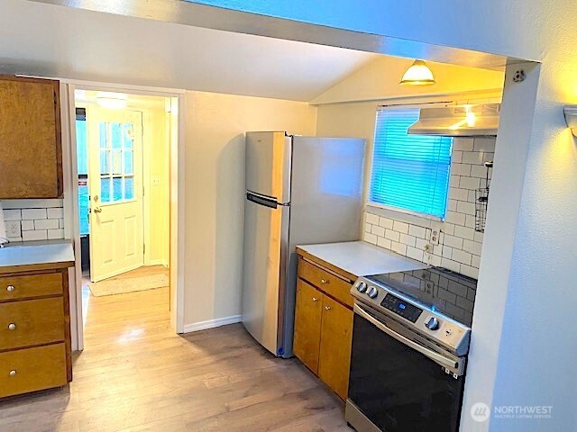 8829 Midvale Avenue N, Seattle, WA 98103