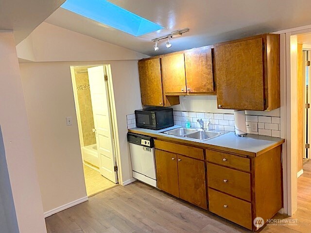8829 Midvale Avenue N, Seattle, WA 98103