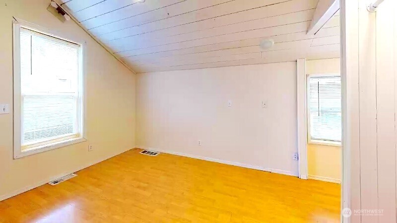 8829 Midvale Avenue N, Seattle, WA 98103