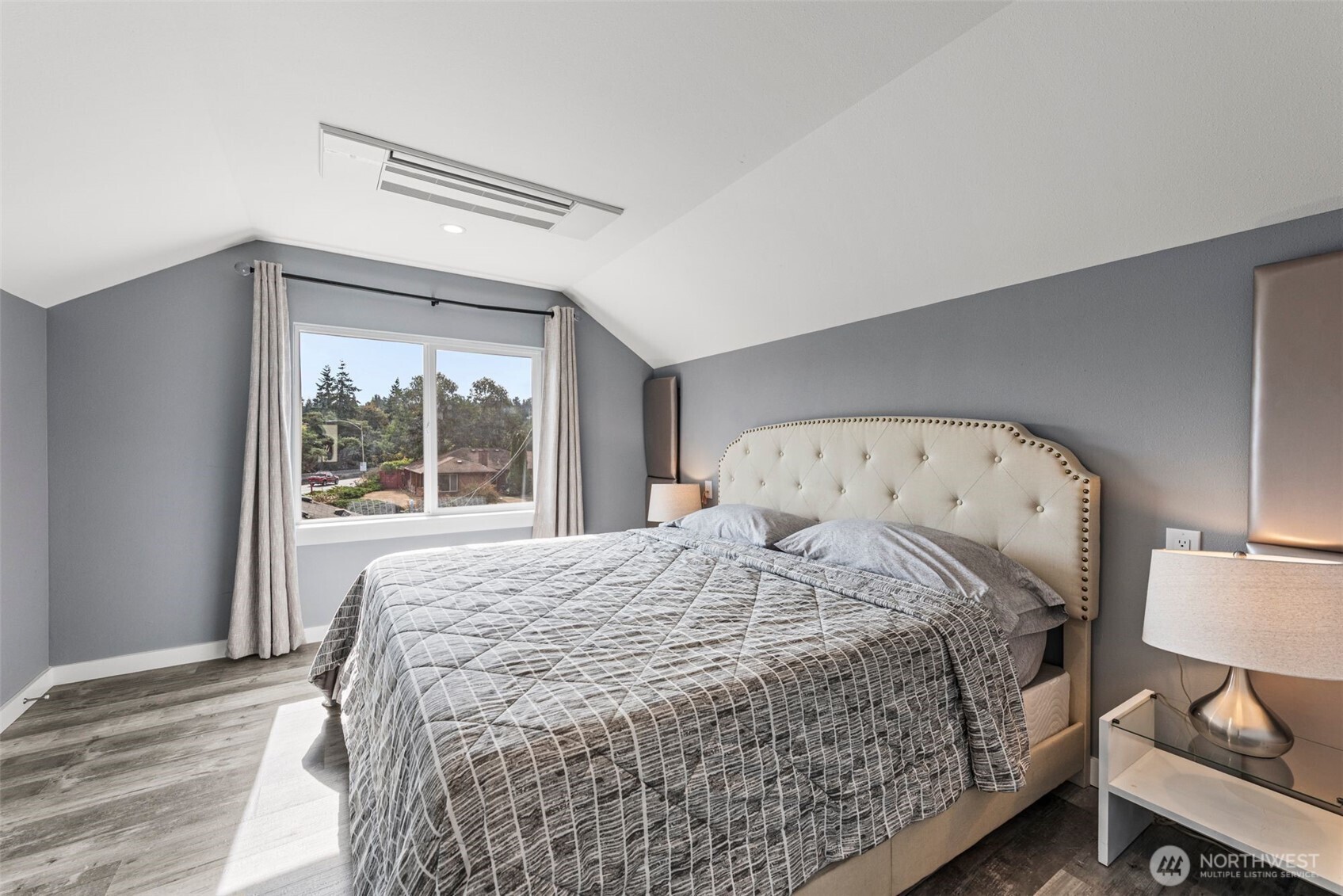 6707 Aurora Avenue N, Seattle, WA 98103