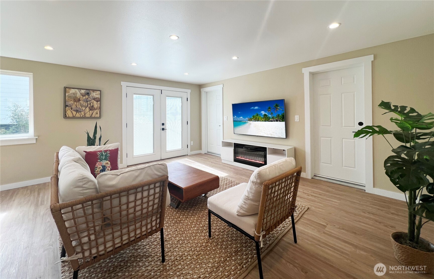6707 Aurora Avenue N, Seattle, WA 98103