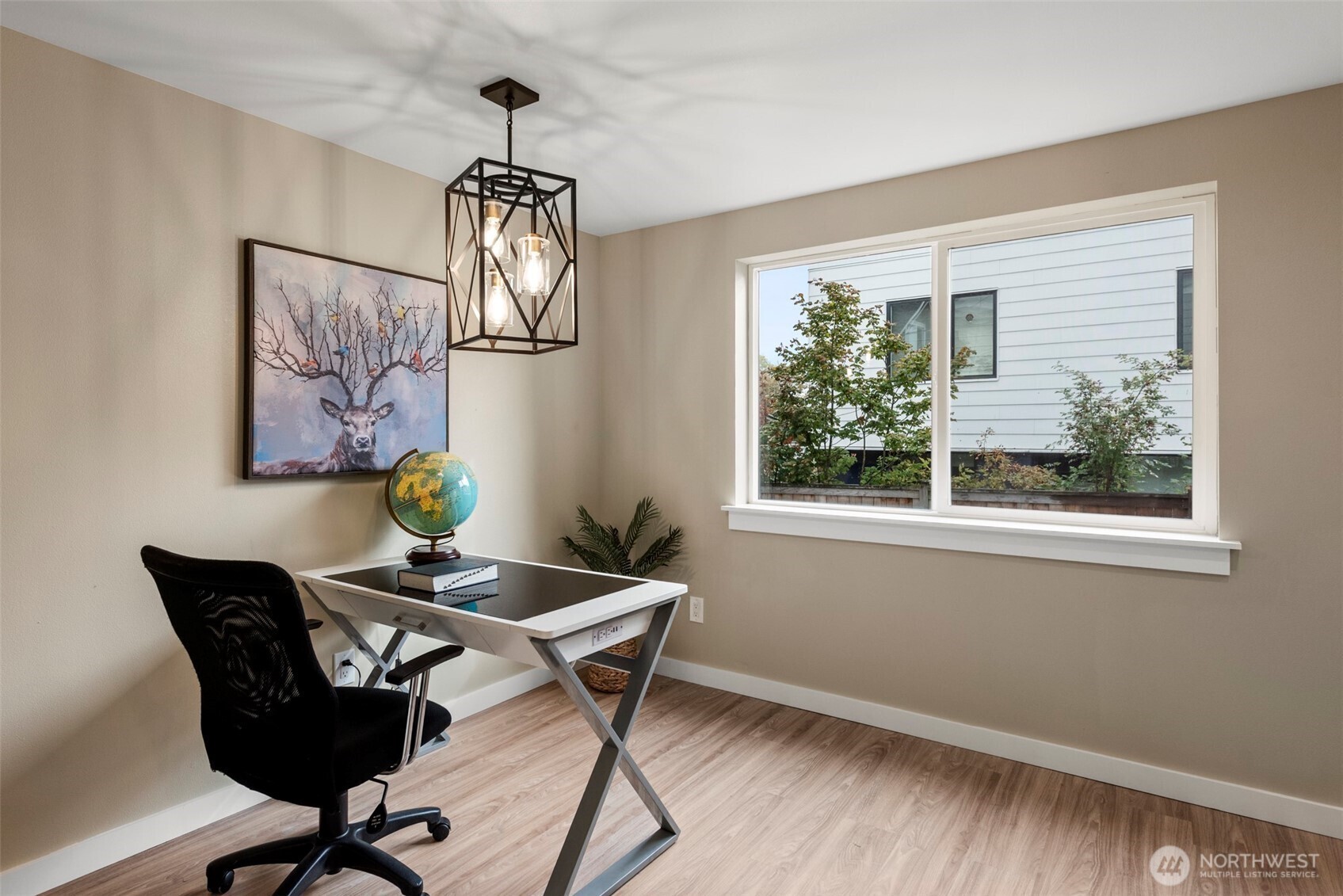 6707 Aurora Avenue N, Seattle, WA 98103