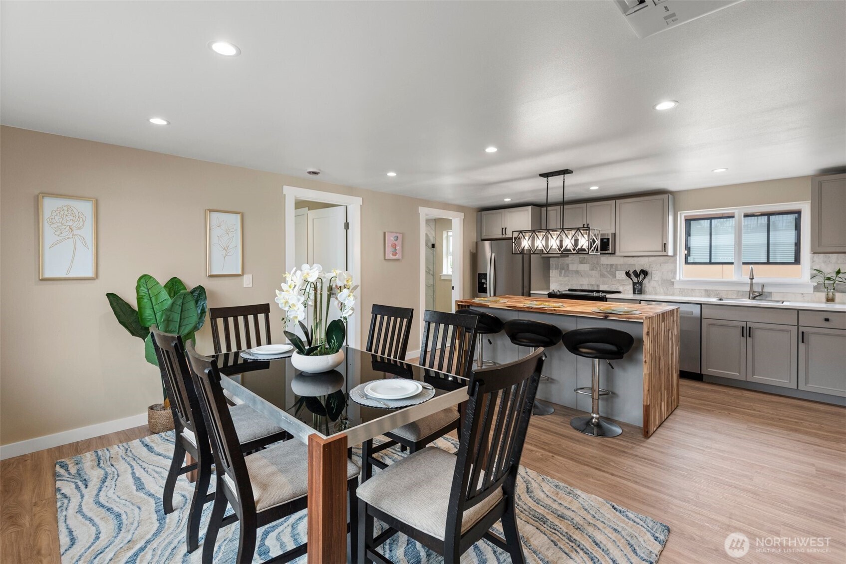 6707 Aurora Avenue N, Seattle, WA 98103