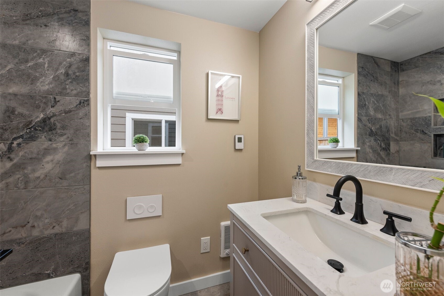 6707 Aurora Avenue N, Seattle, WA 98103