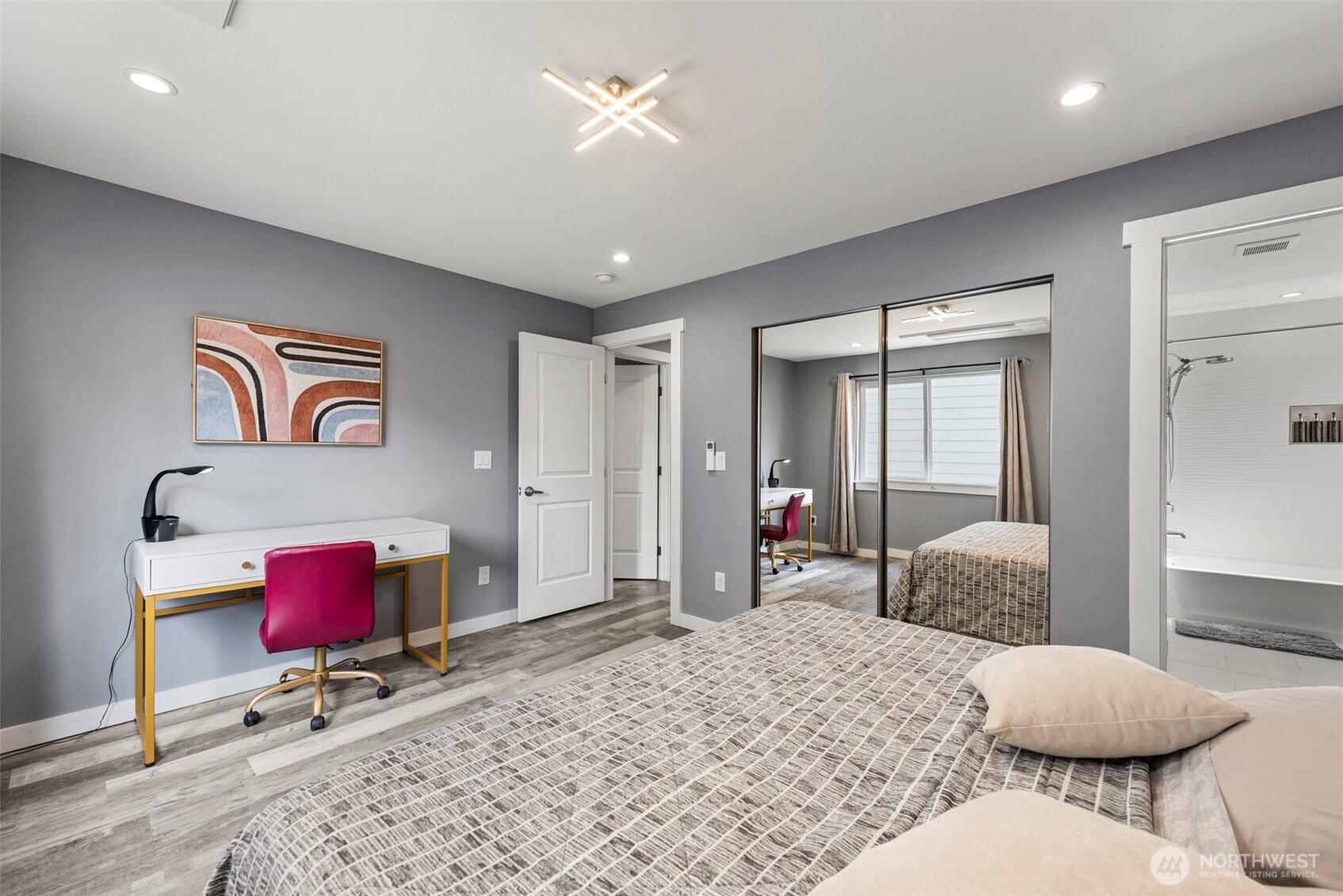 6707 Aurora Avenue N, Seattle, WA 98103