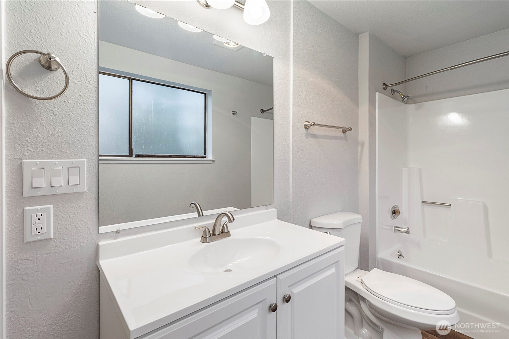 34007 1st Circle S, Federal Way, WA 98003