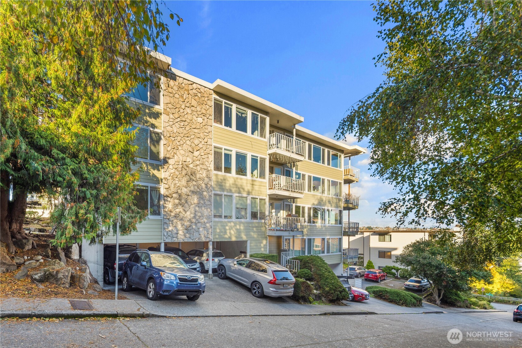 3600 25th Avenue W, Seattle, WA 98199