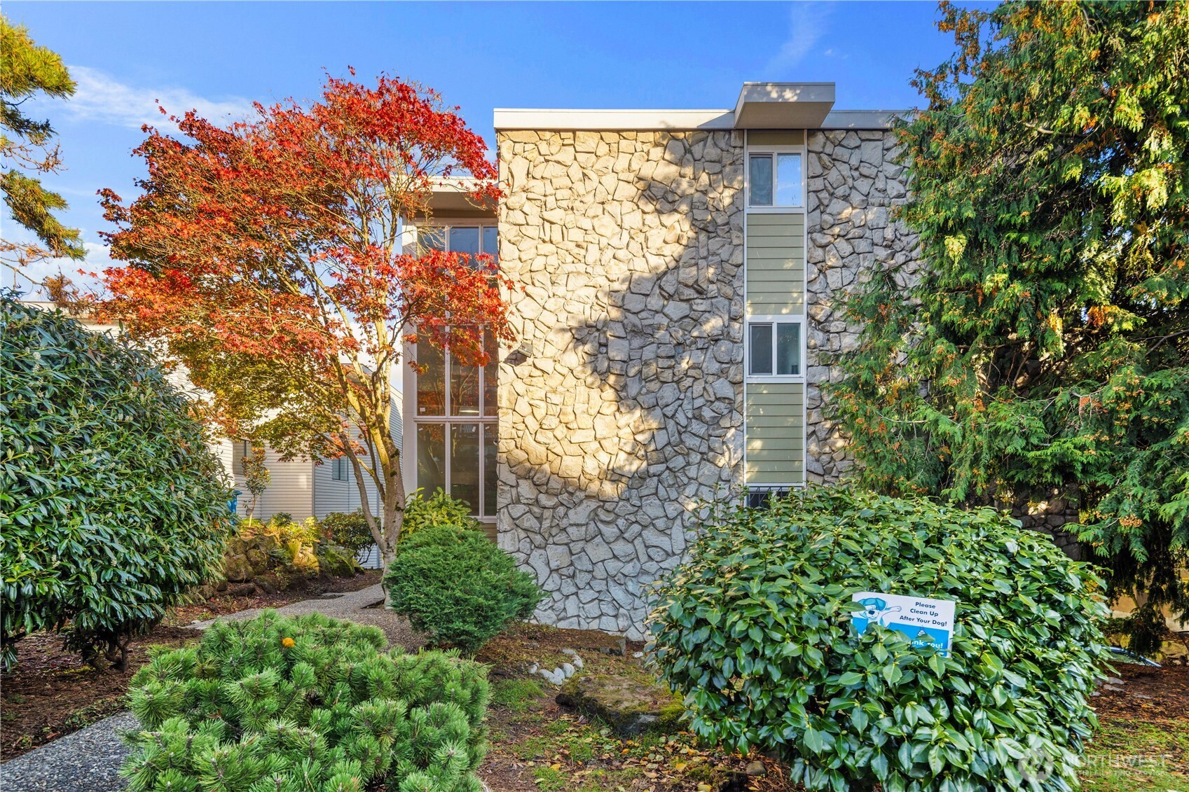 3600 25th Avenue W, Seattle, WA 98199