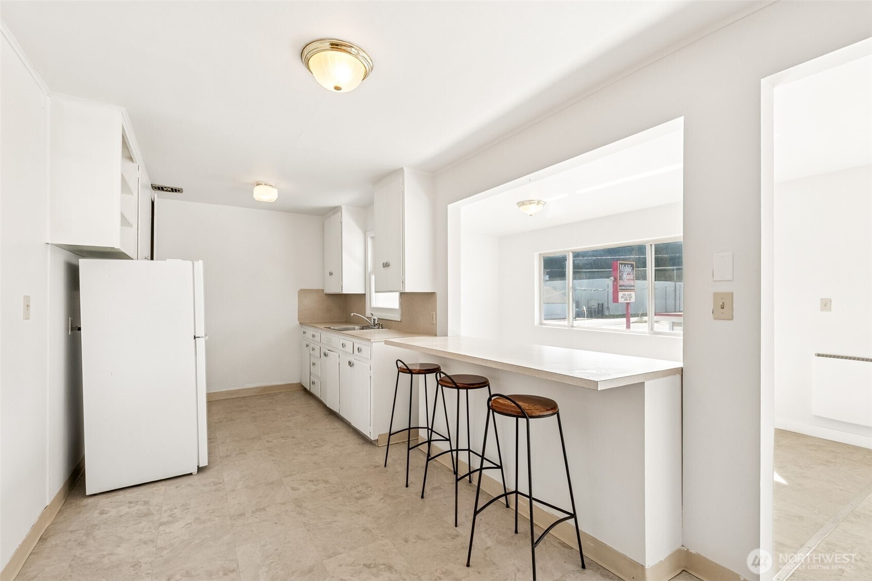 527 E First Street , Port Angeles, WA 98362