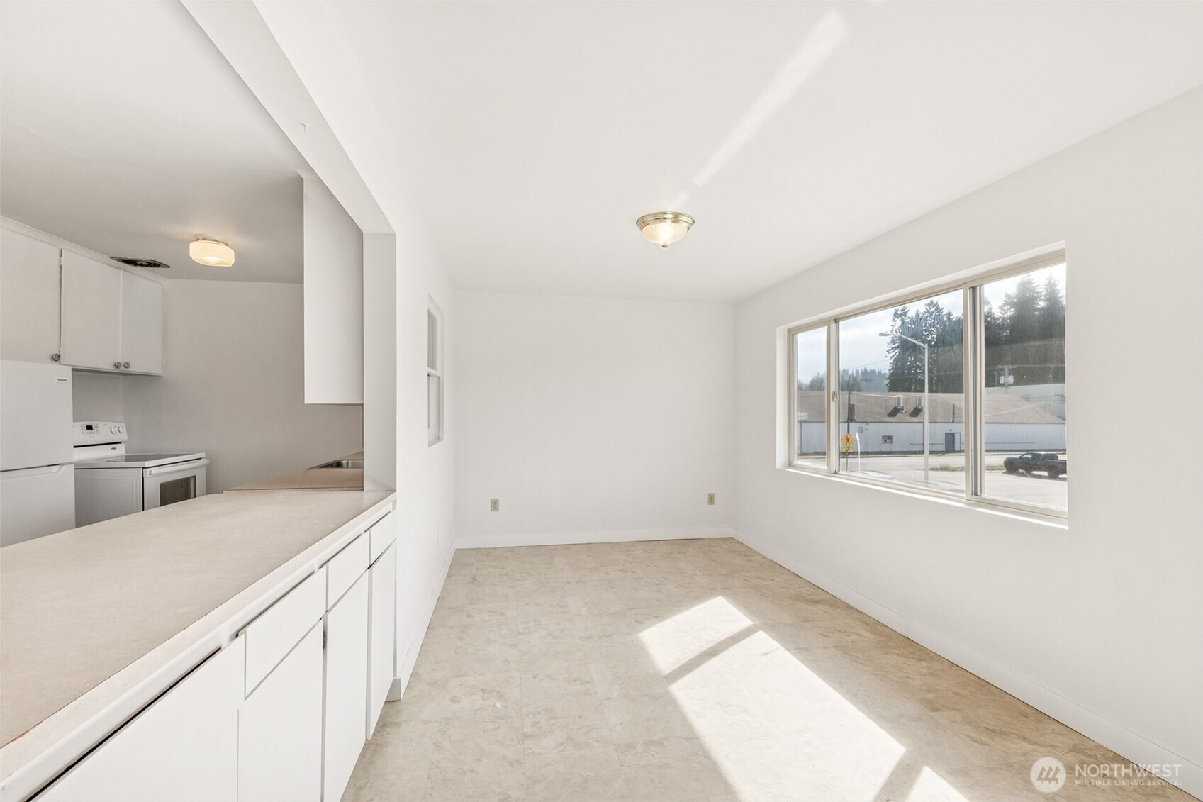 527 E First Street , Port Angeles, WA 98362