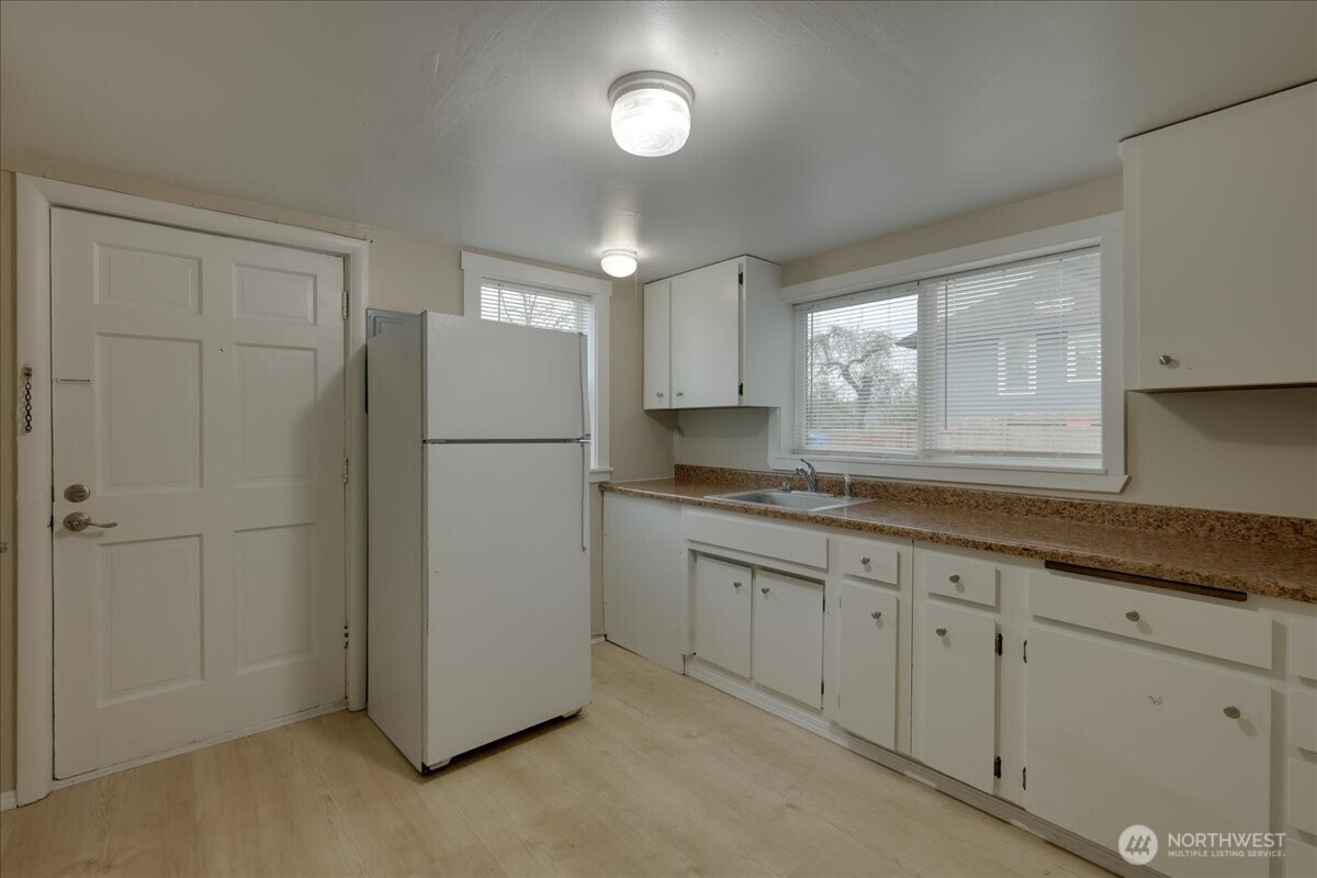 150 Hardie Avenue SW #1-6, Renton, WA 98057-5946