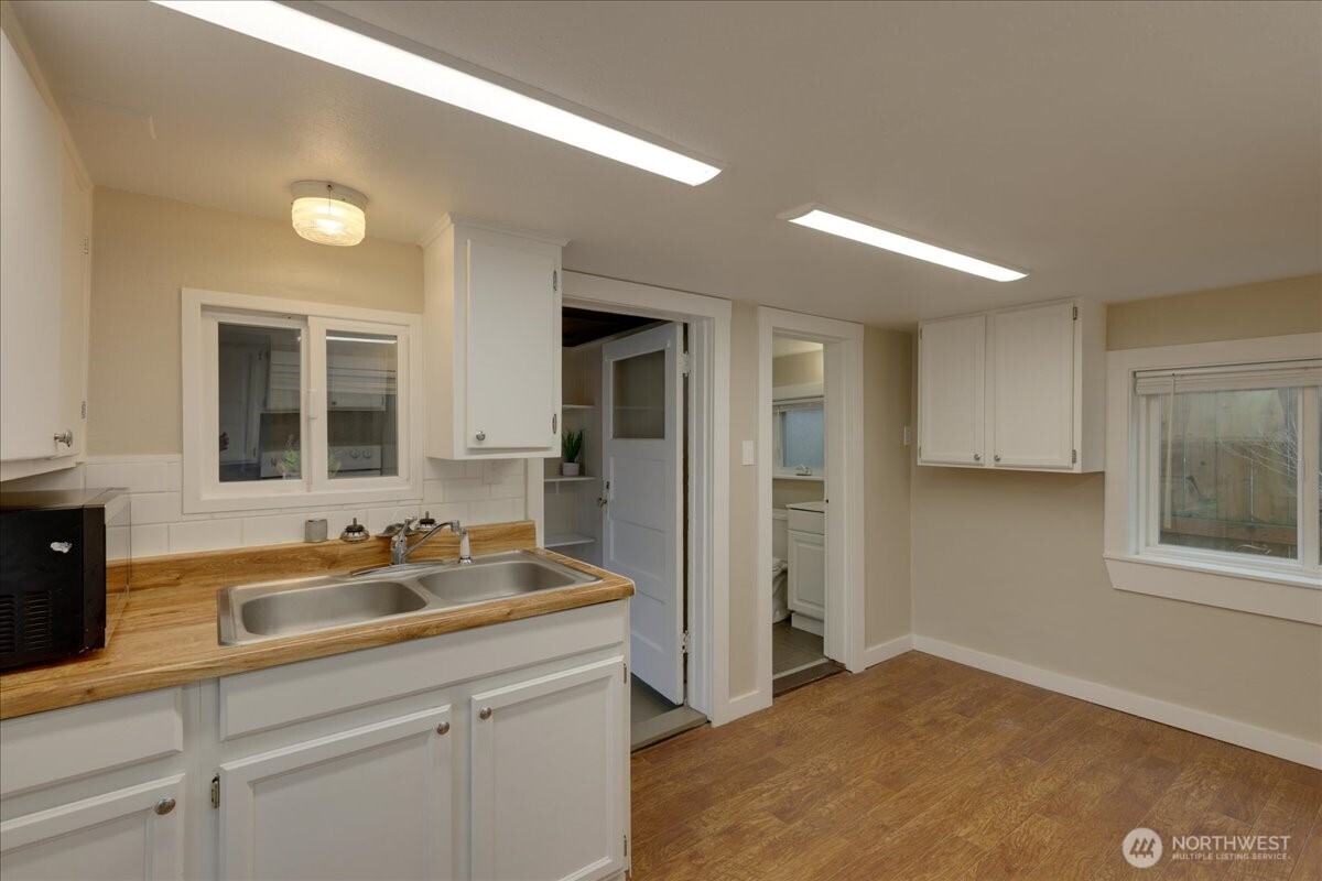 150 Hardie Avenue SW #1-6, Renton, WA 98057-5946