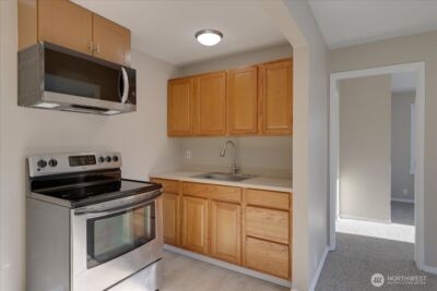 150 Hardie Avenue SW #1-6, Renton, WA 98057-5946 - Photo 2
