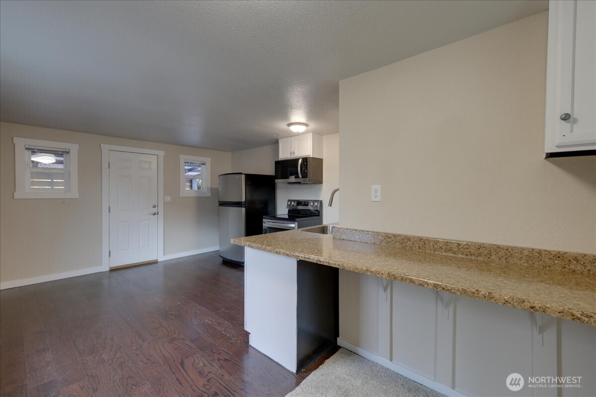 150 Hardie Avenue SW #1-6, Renton, WA 98057-5946