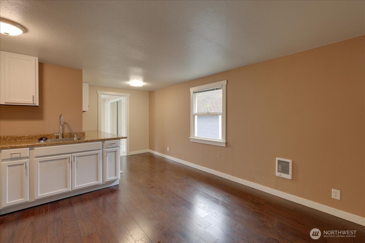 150 Hardie Avenue SW #1-6, Renton, WA 98057-5946