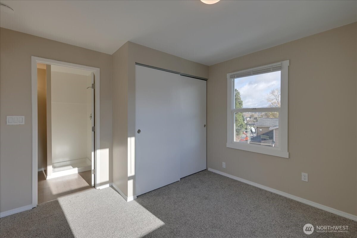 150 Hardie Avenue SW #1-6, Renton, WA 98057-5946