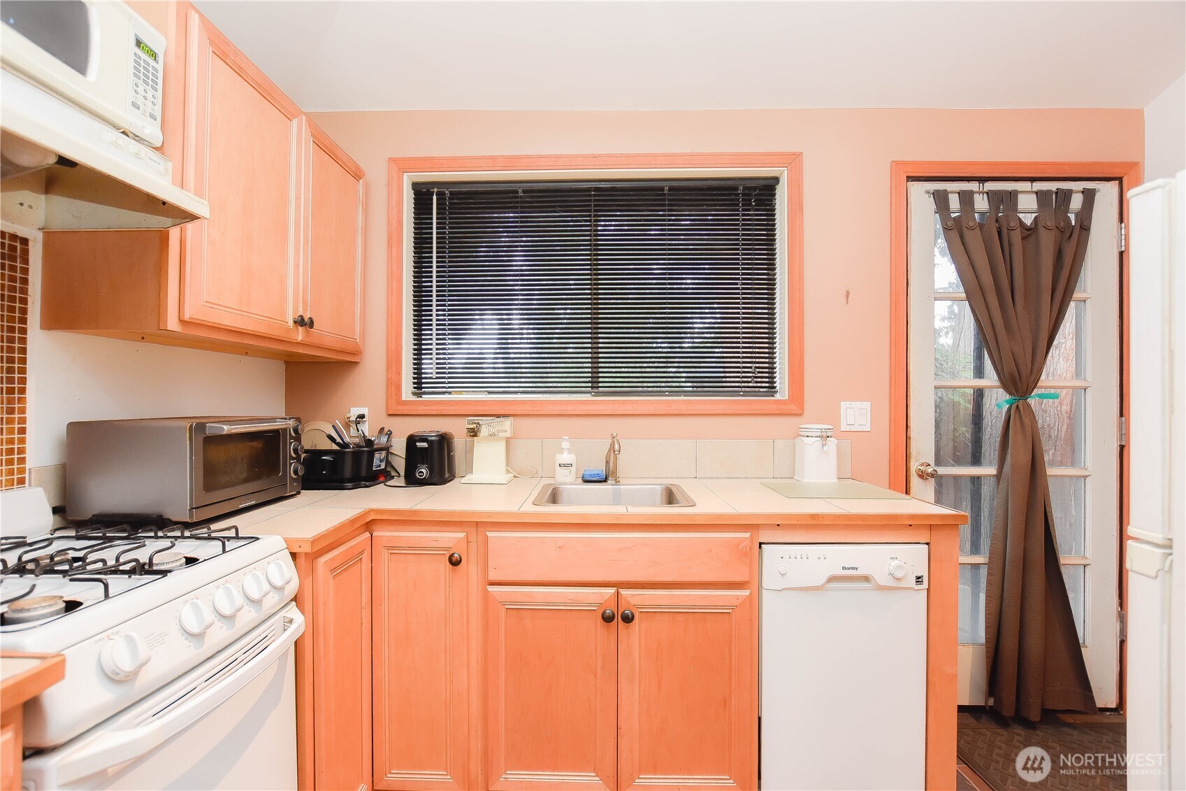 1407 Cedar Avenue , Marysville, WA 98270