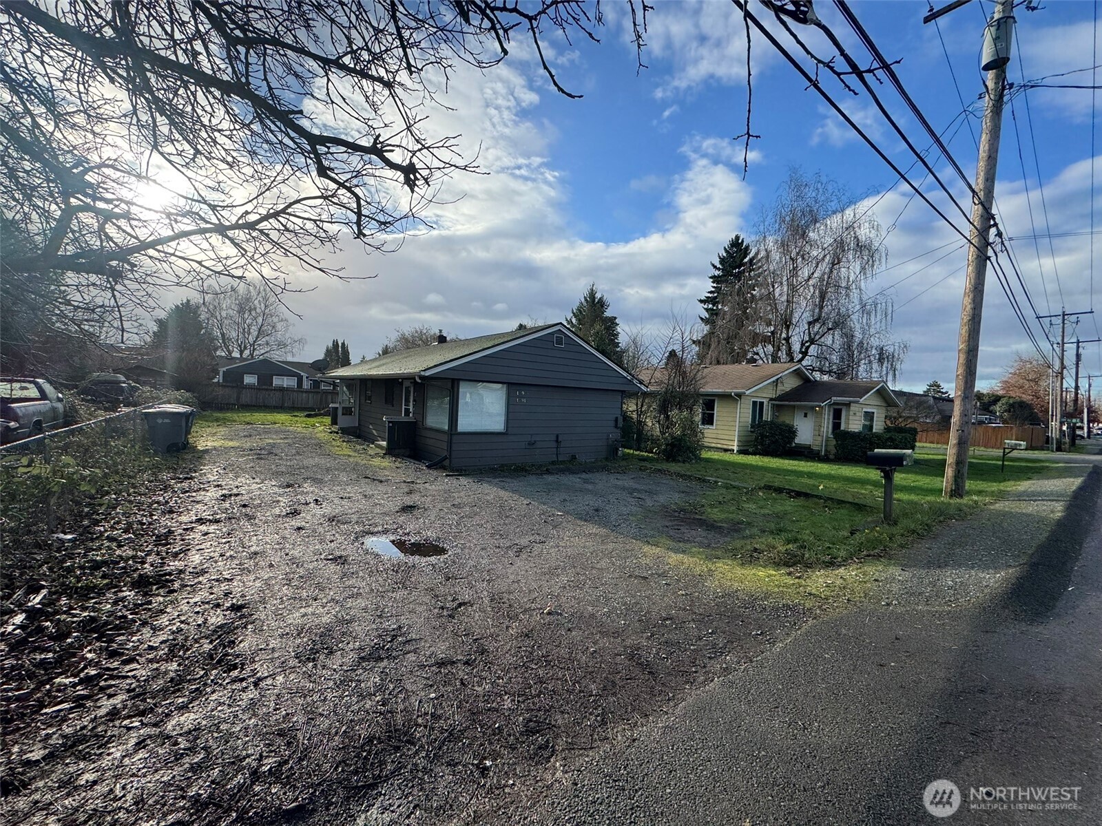 10908 10910 Valley Avenue E, Puyallup, WA 98372