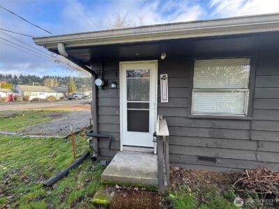 10908 10910 Valley Avenue E, Puyallup, WA 98372 - Photo 12