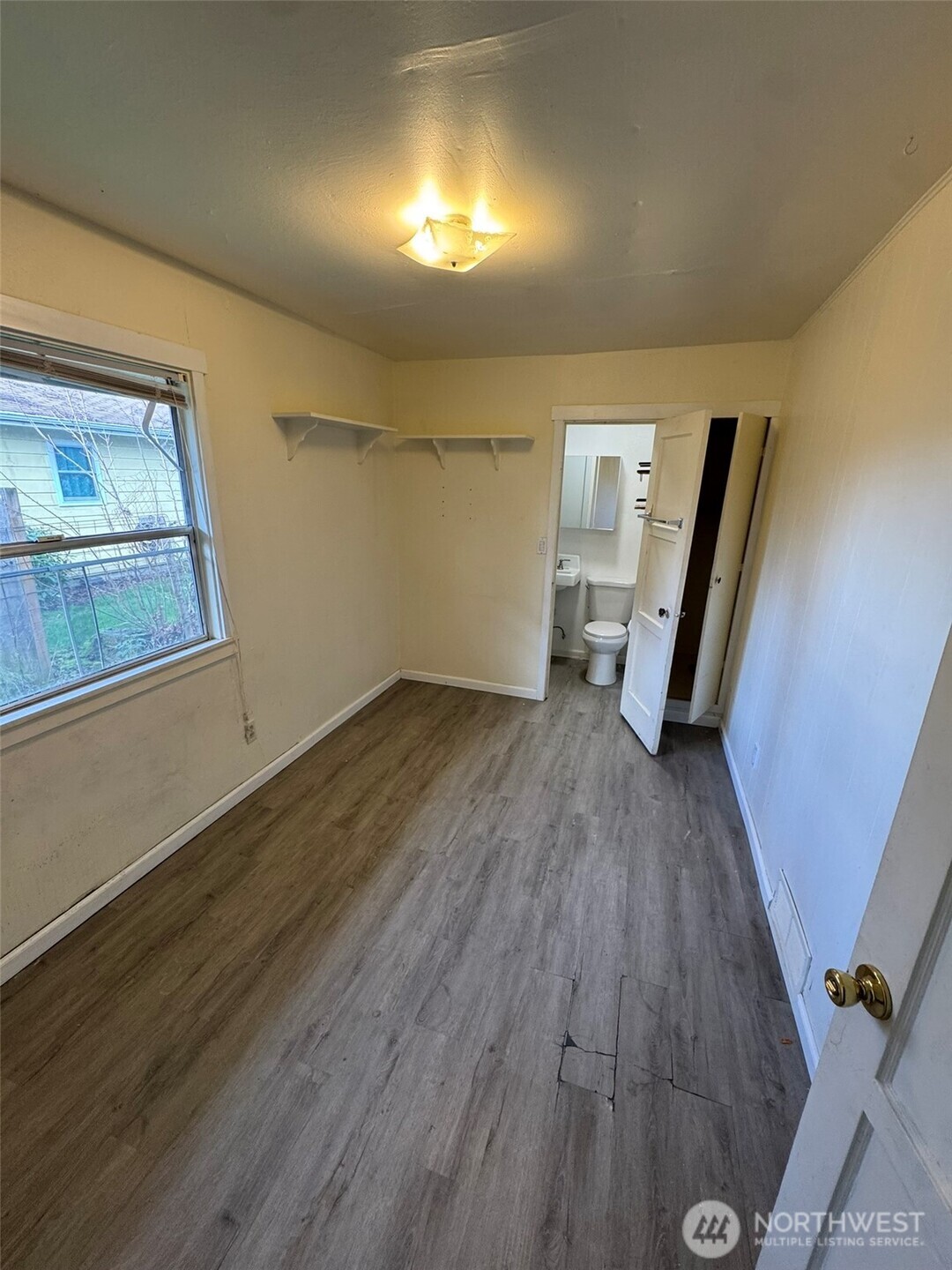 10908 10910 Valley Avenue E, Puyallup, WA 98372