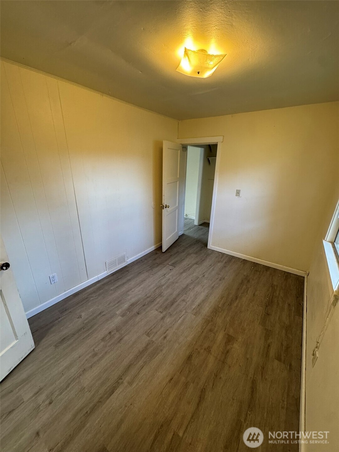 10908 10910 Valley Avenue E, Puyallup, WA 98372