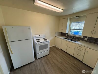 10908 10910 Valley Avenue E, Puyallup, WA 98372 - Photo 19