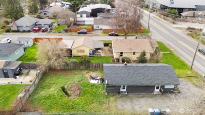 10908 10910 Valley Avenue E, Puyallup, WA 98372 - Photo 2