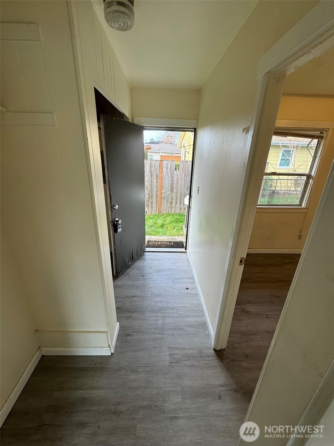 10908 10910 Valley Avenue E, Puyallup, WA 98372