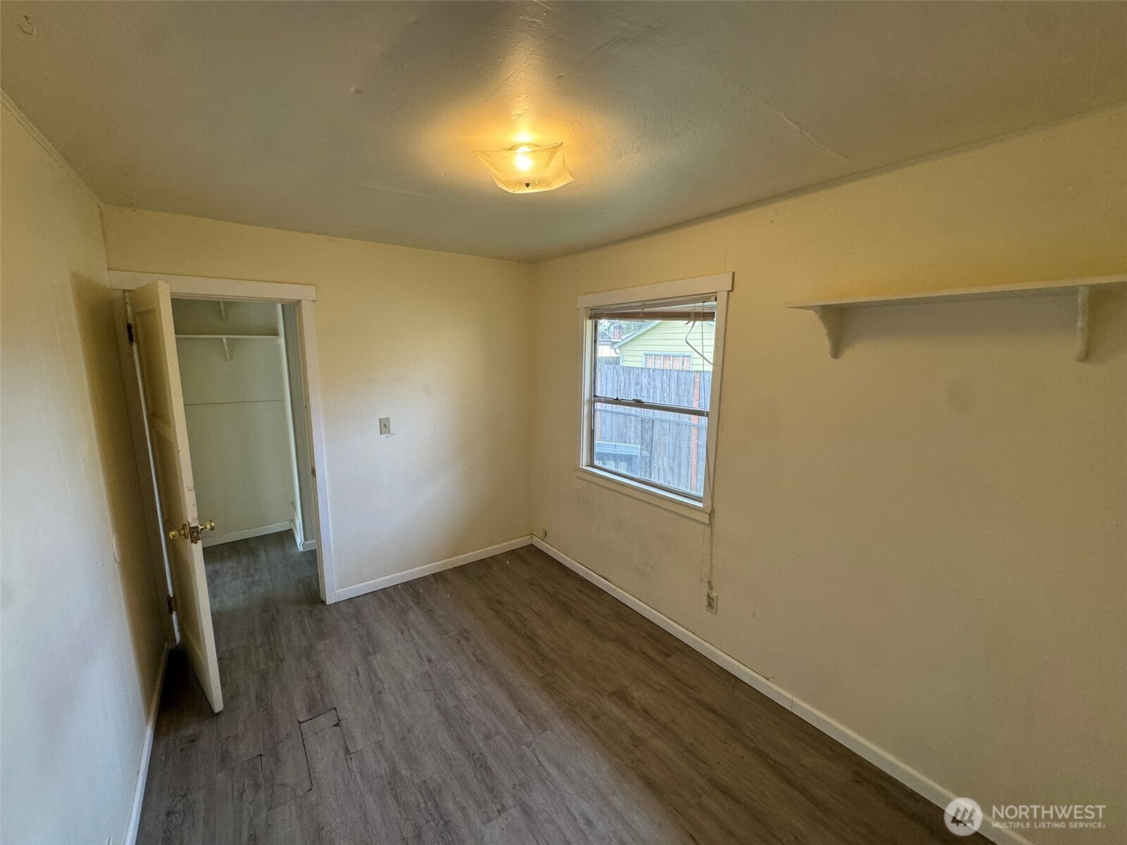 10908 10910 Valley Avenue E, Puyallup, WA 98372