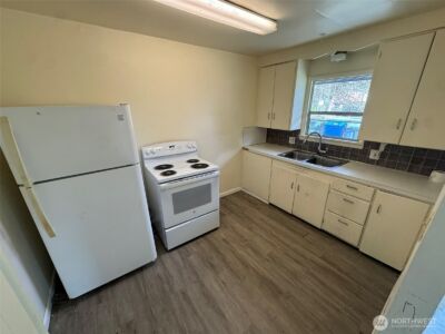 10908 10910 Valley Avenue E, Puyallup, WA 98372 - Photo 27