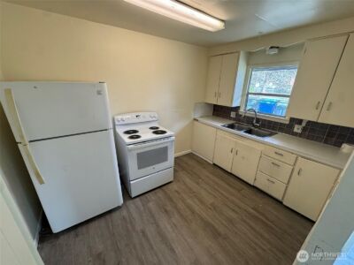 10908 10910 Valley Avenue E, Puyallup, WA 98372 - Photo 28