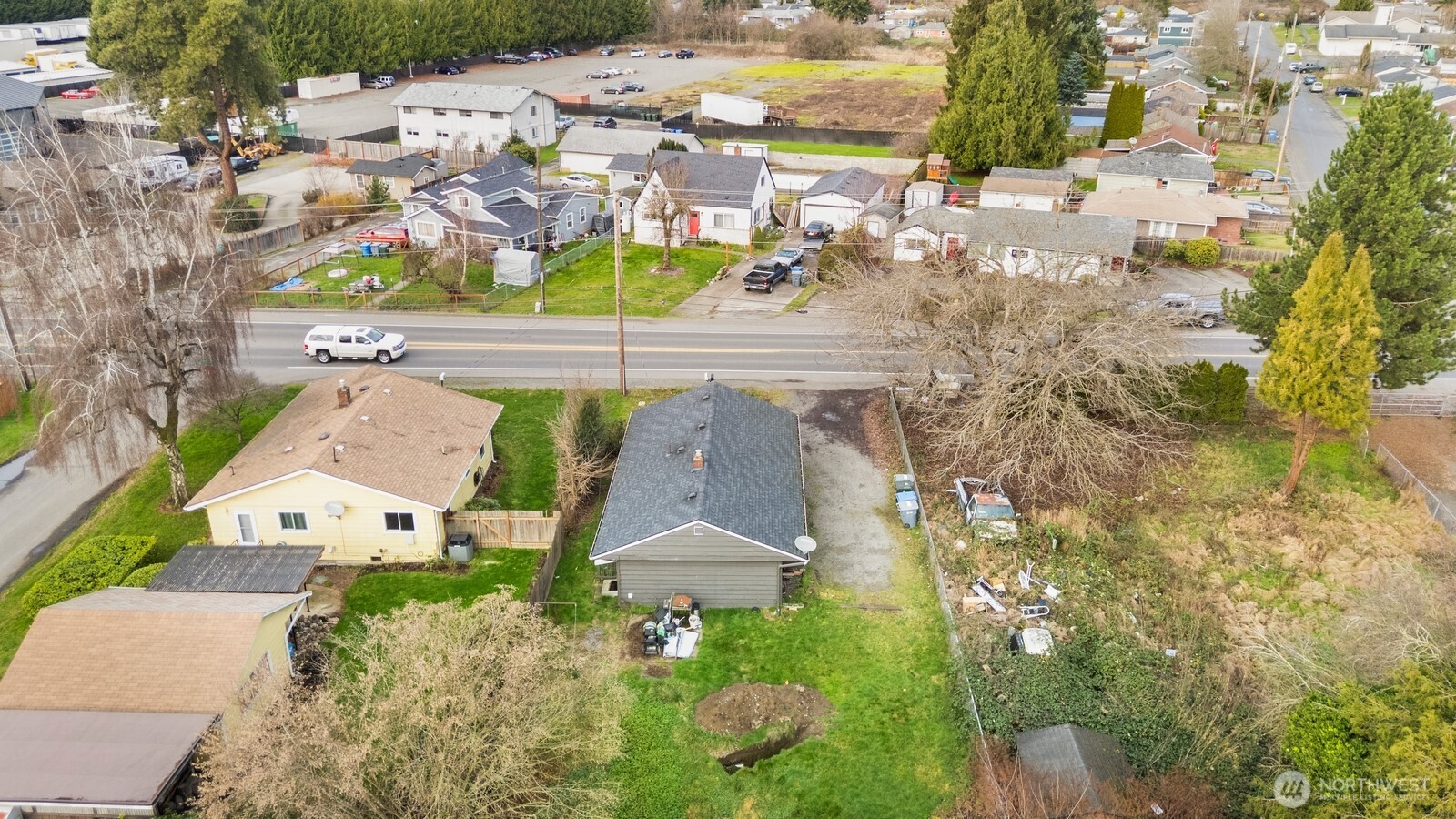 10908 10910 Valley Avenue E, Puyallup, WA 98372
