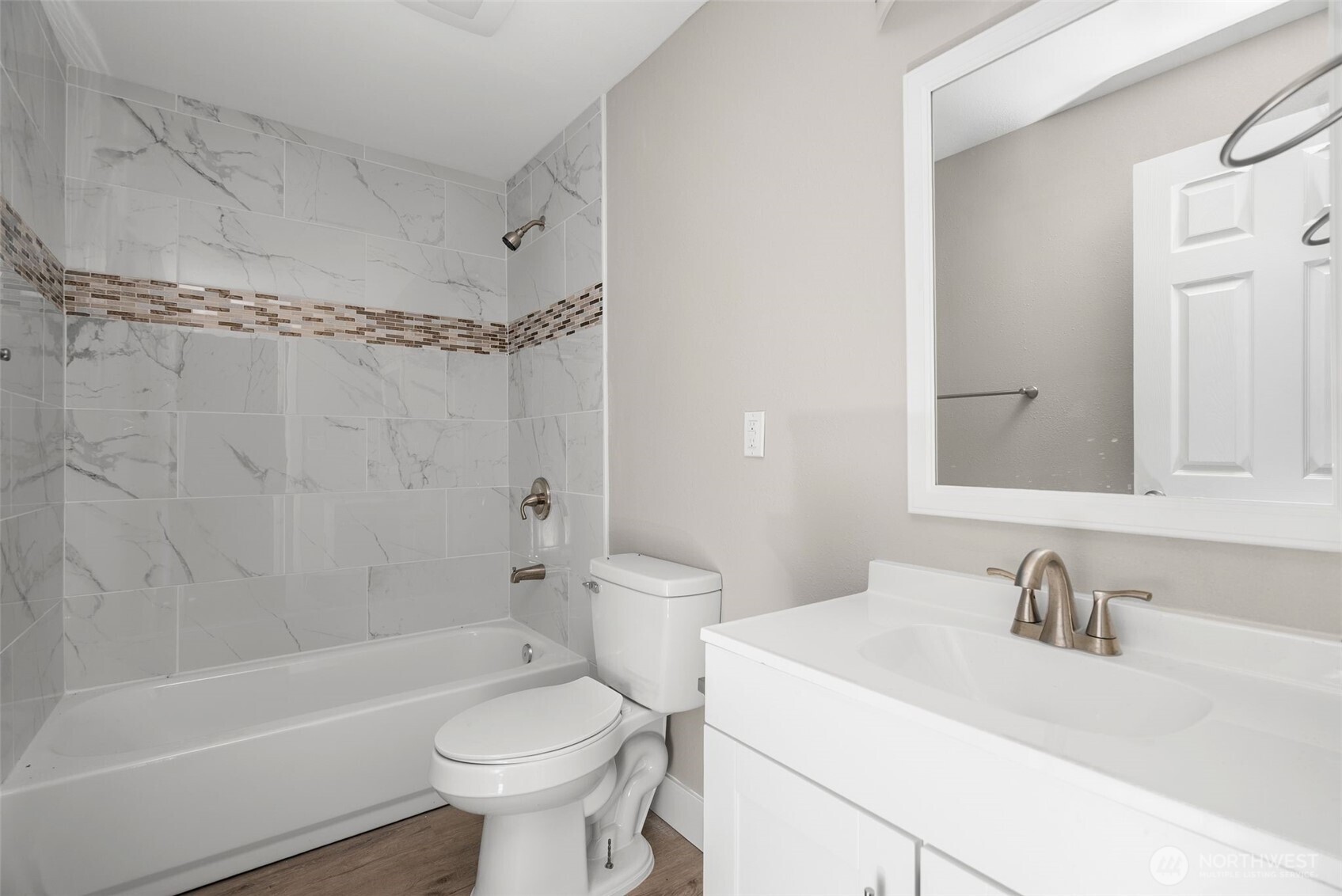 6323 Kitsap Way , Bremerton, WA 98312
