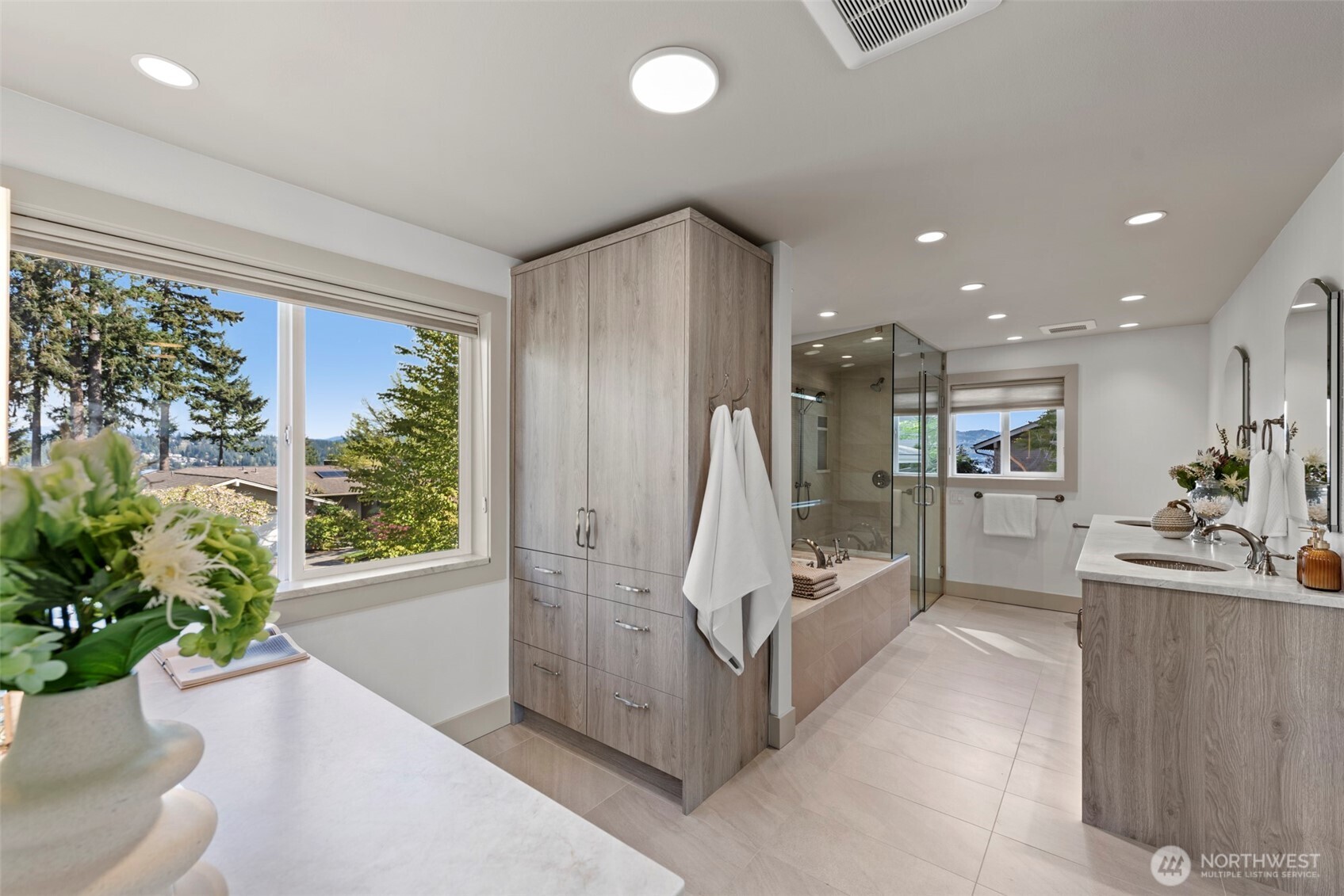 1465 185th Avenue NE, Bellevue, WA 98008