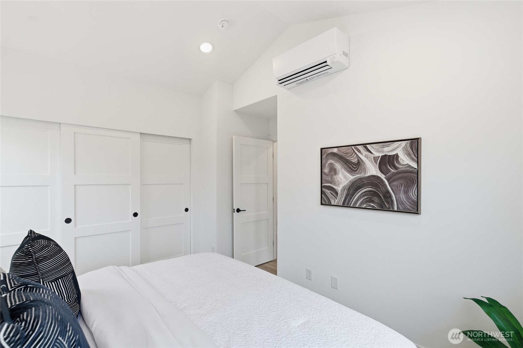 809 S Sullivan Street , Seattle, WA 98108