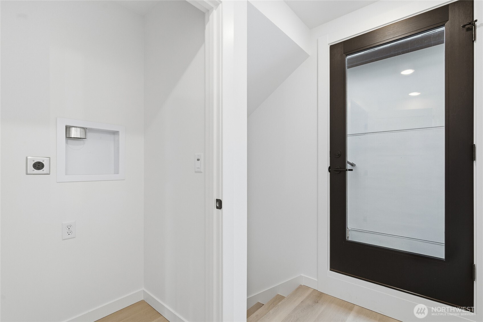 809 S Sullivan Street , Seattle, WA 98108
