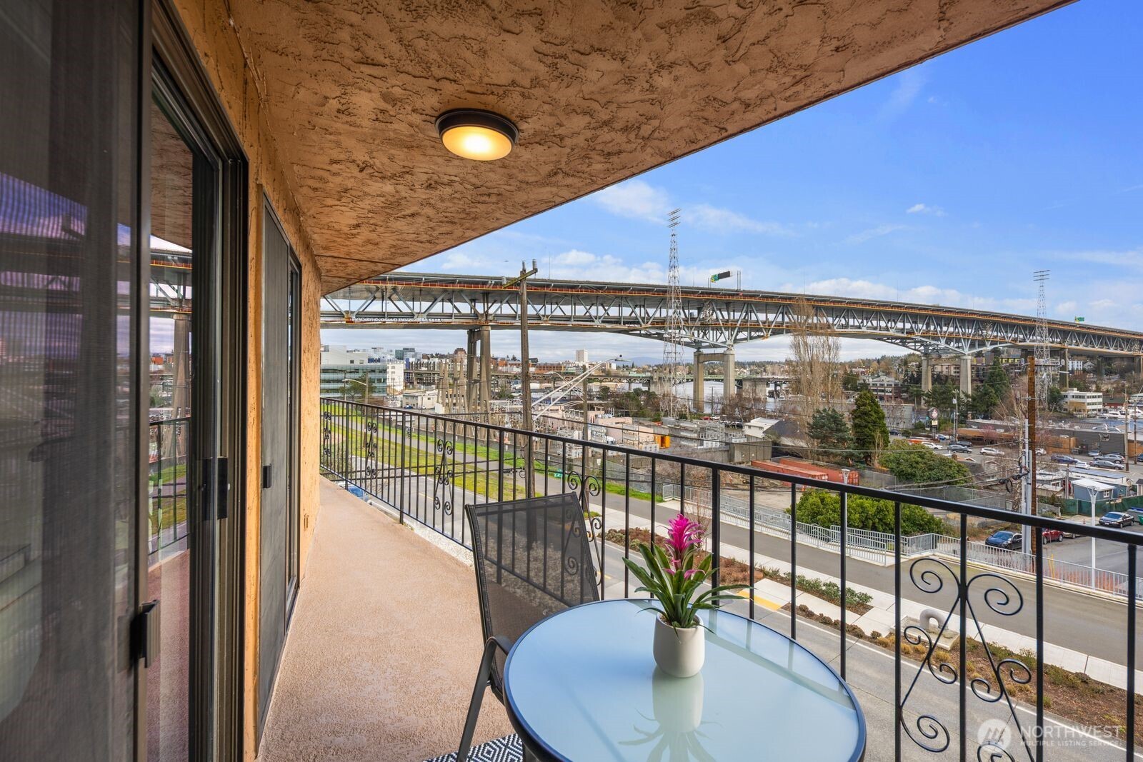 3905 4th Avenue NE #301, Seattle, WA 98105