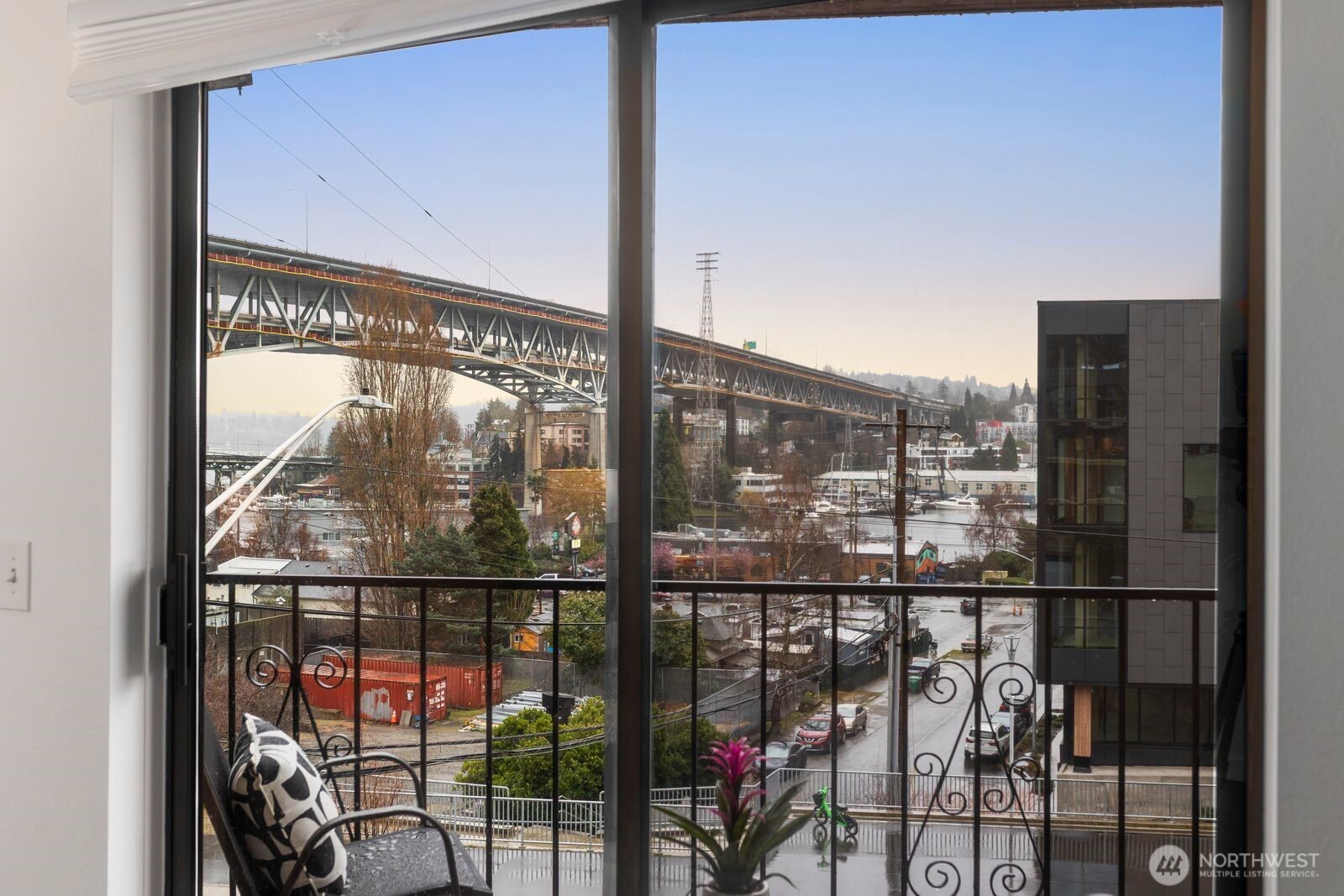 3905 4th Avenue NE #301, Seattle, WA 98105