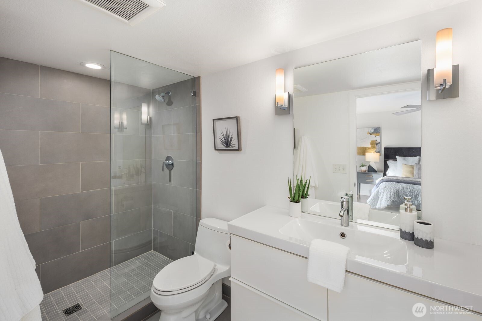 3905 4th Avenue NE #301, Seattle, WA 98105