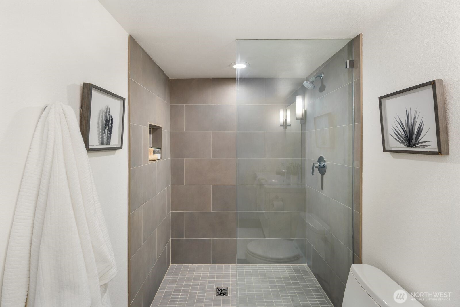 3905 4th Avenue NE #301, Seattle, WA 98105